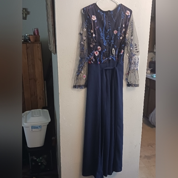 Pantsuit - Picture 2 of 8